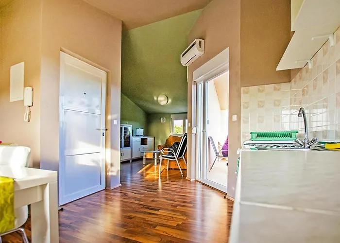Апартаменты In Near Paklenica Park *